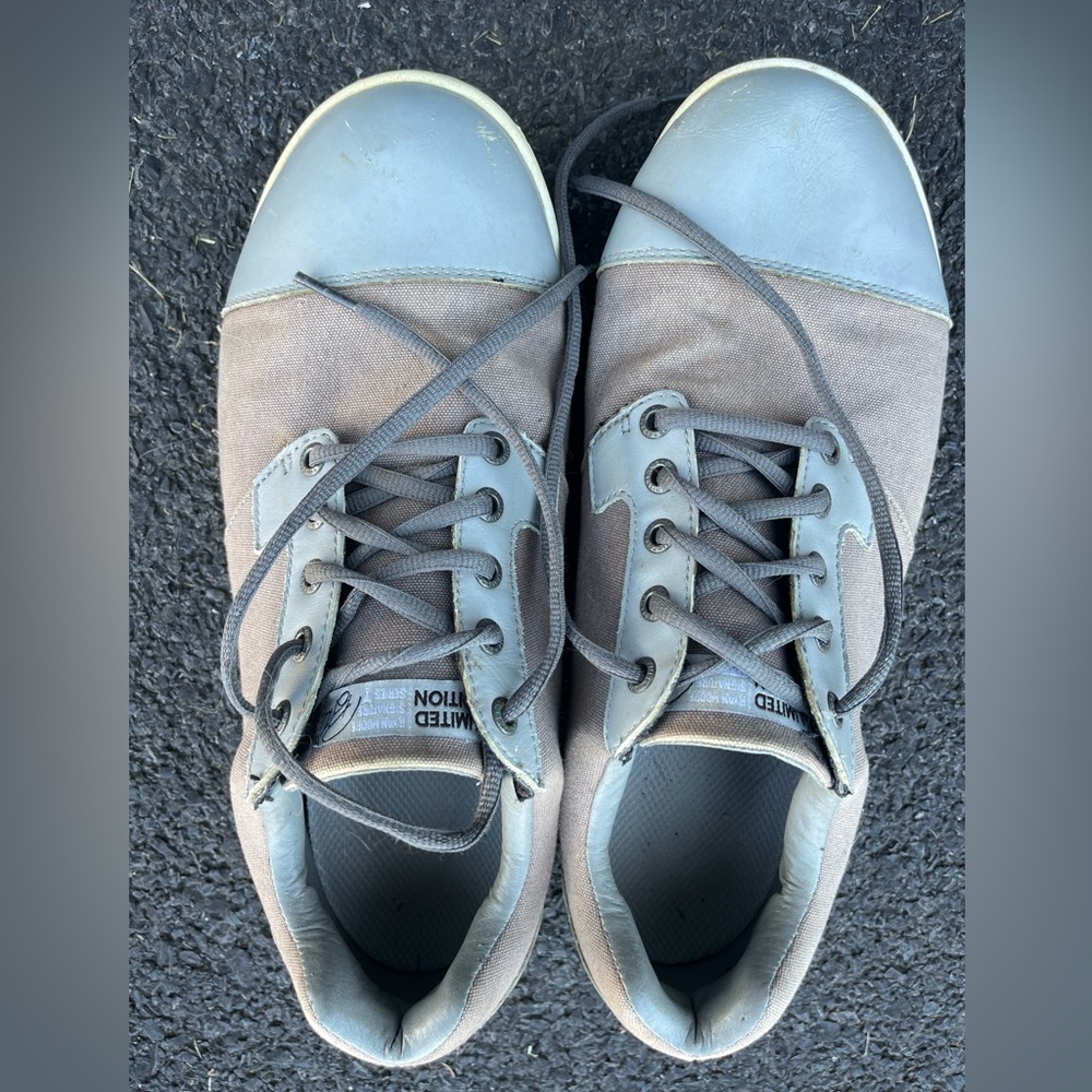 True Linkswear golf shoes. Size 10. Grey. Comfortable and light!!